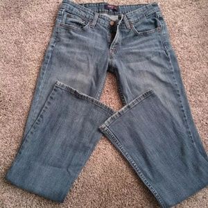 Levis 518 jeans
